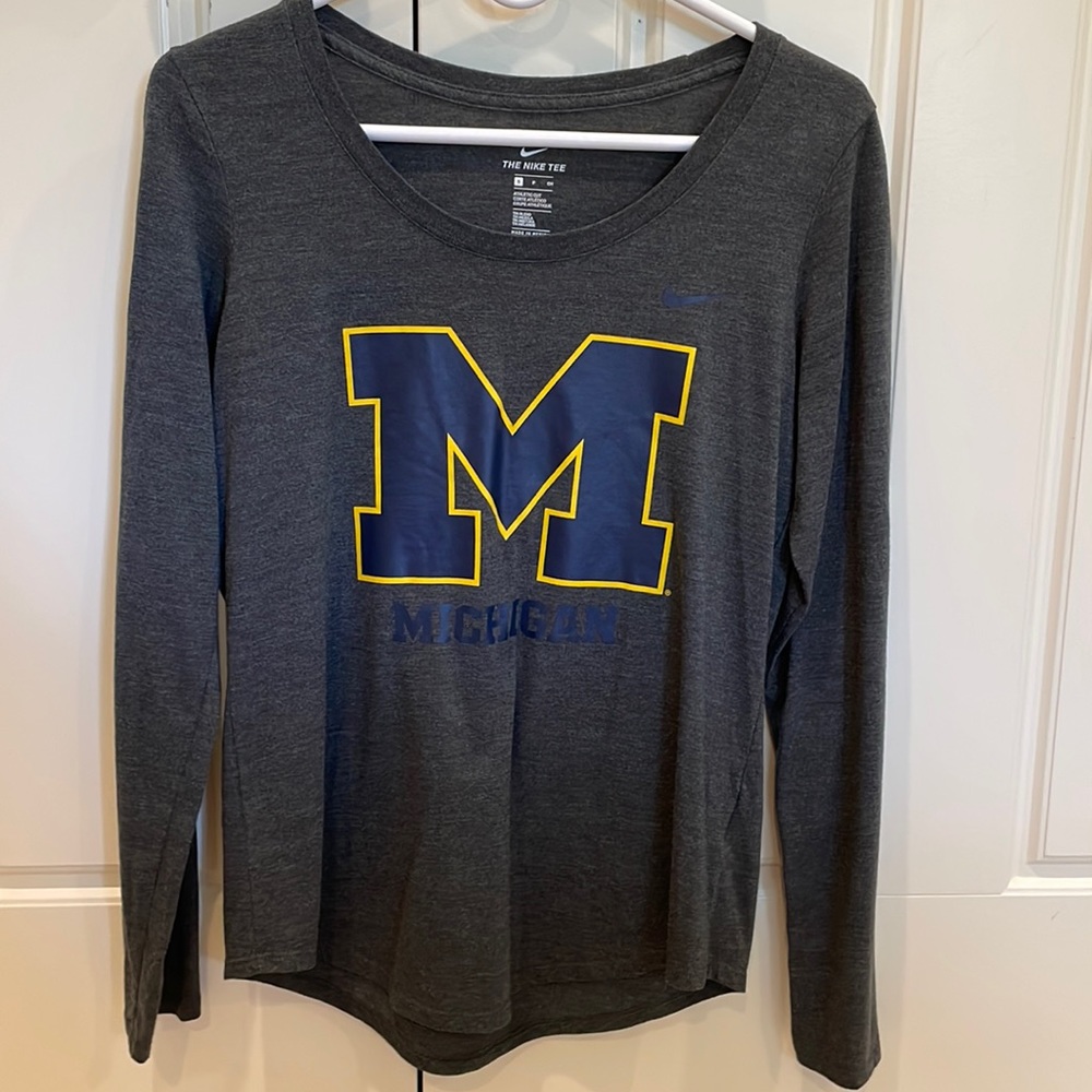 Nike womens U of M shirt